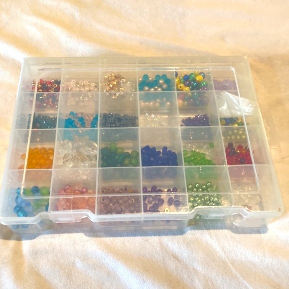 Beads! Beads! Beads! Over 500 Beads and Box! - Picture 3 of 3